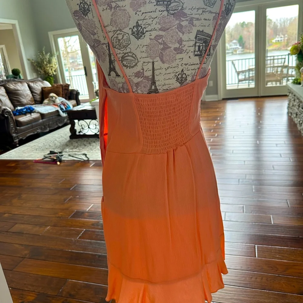Dress - Picture 1 of 3